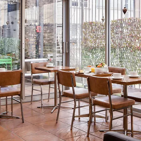 De La Comete 2* Paris