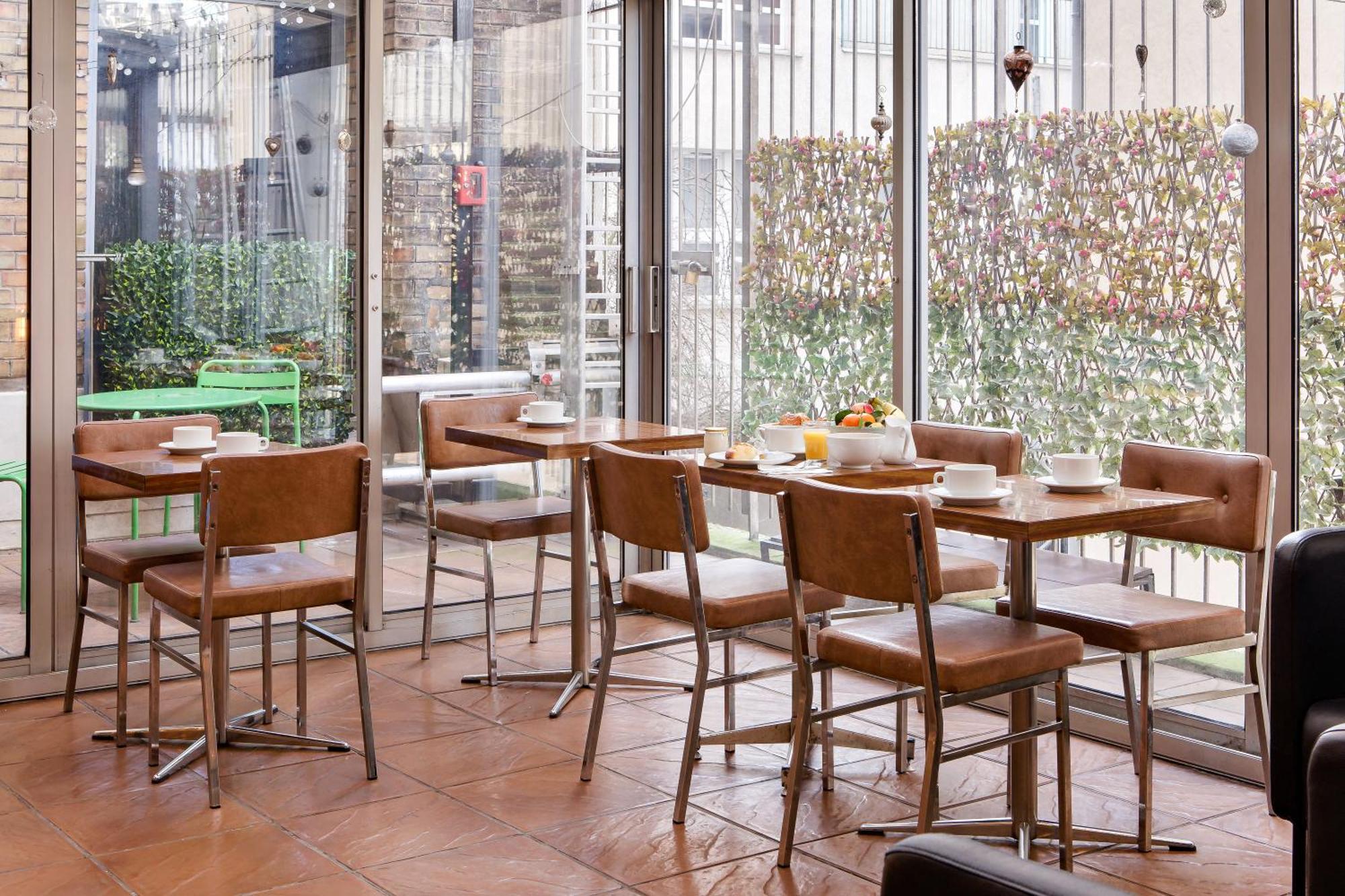 De La Comete 2* Paris