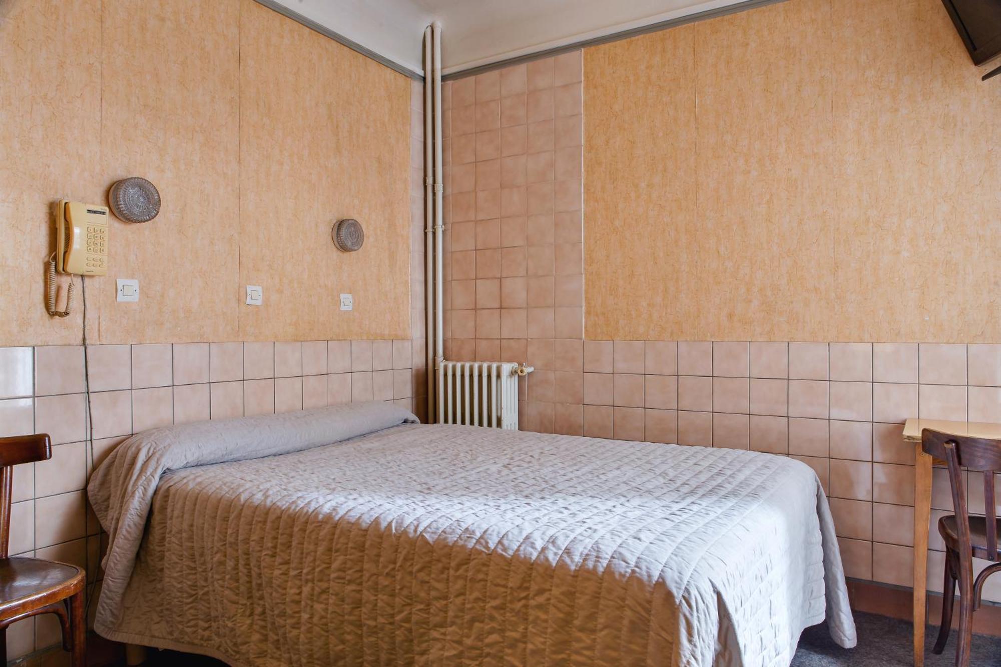 De La Comete 2* Paris