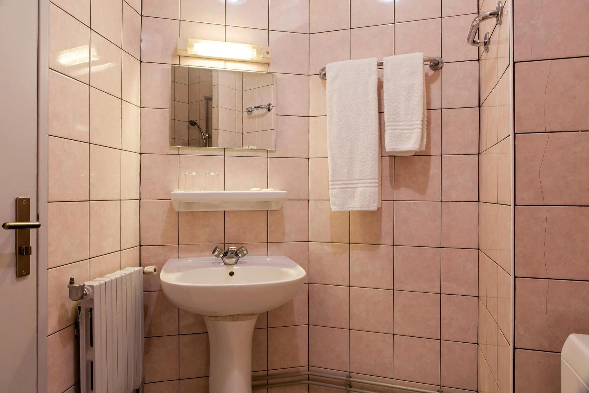 De La Comete 2* Paris